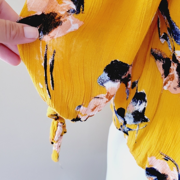 One Clothing floral off shoulder blouse size large - Picture 3 of 8